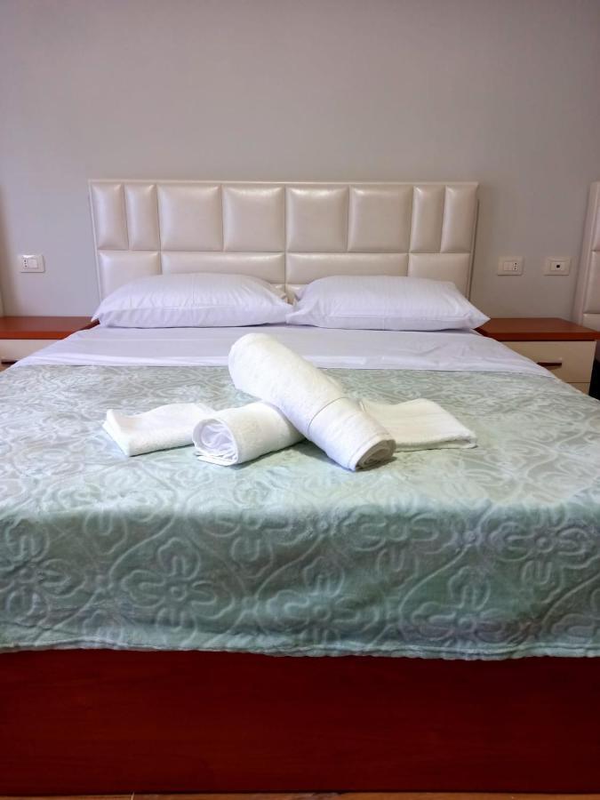 Ryan'S Hotel Shëngjin Dış mekan fotoğraf