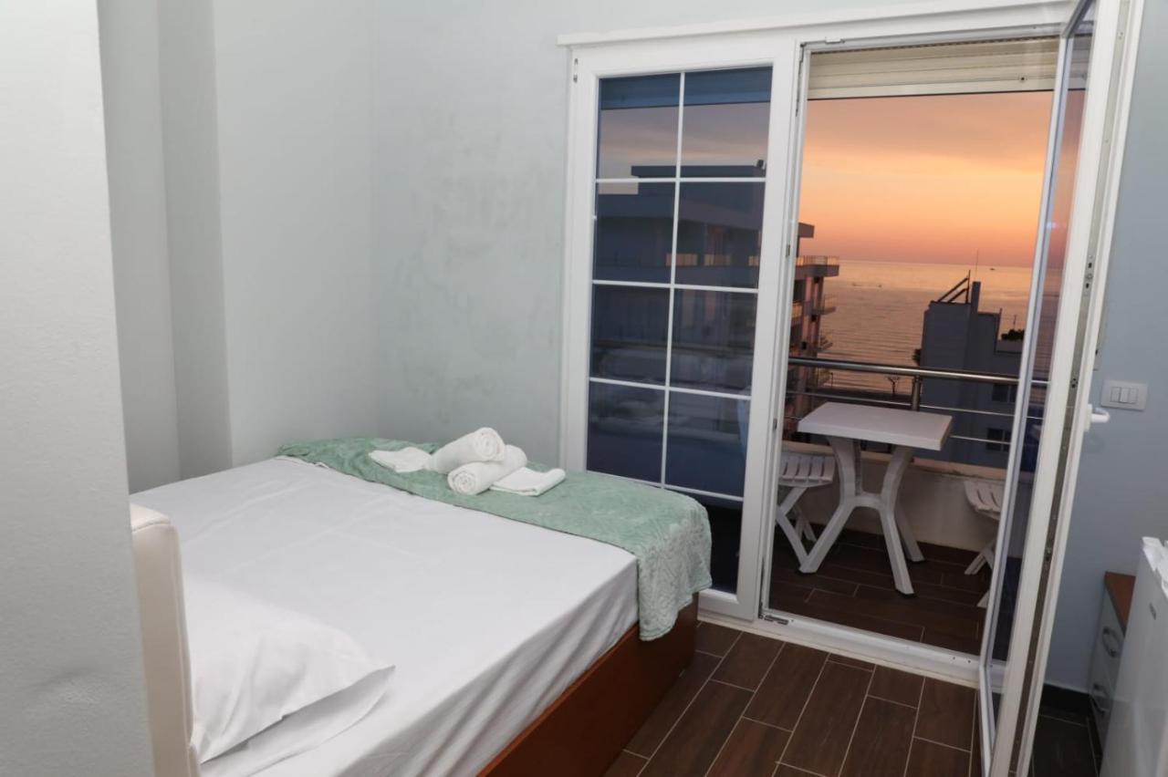 Ryan'S Hotel Shëngjin Dış mekan fotoğraf