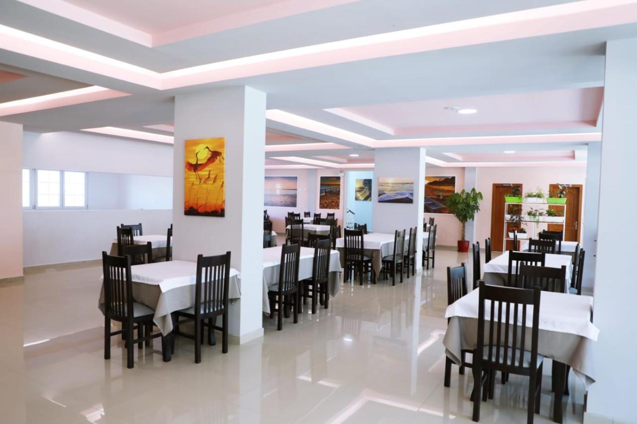 Ryan'S Hotel Shëngjin Dış mekan fotoğraf